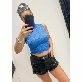 Envy crop top magasnyakú csipkés kék