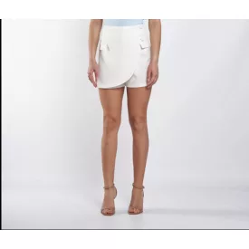   Envy skort Magas derekú, elől lapolt gombokkal az oldalán fehér